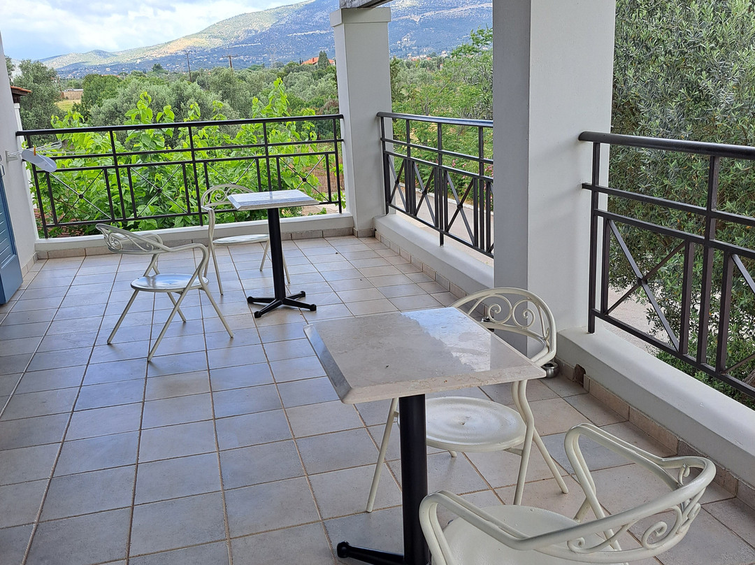 Eretria Village Resort & Conference Center主图