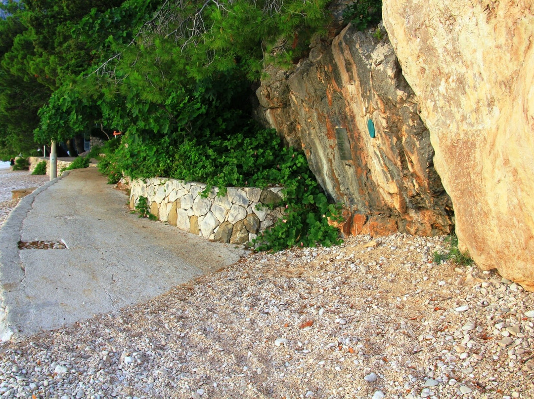 Licinianus Epigram In Zivogosce-Zivogosce必去景点