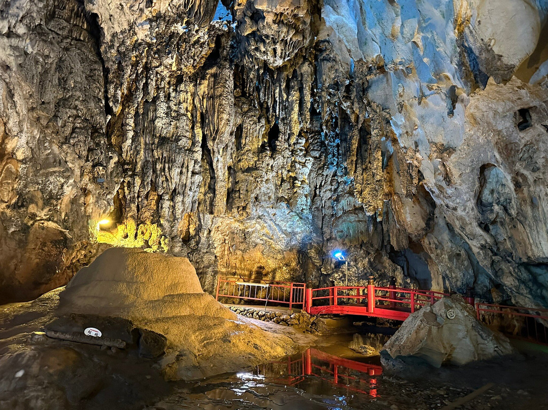 Bicchu Kanachiana Cave景点图片