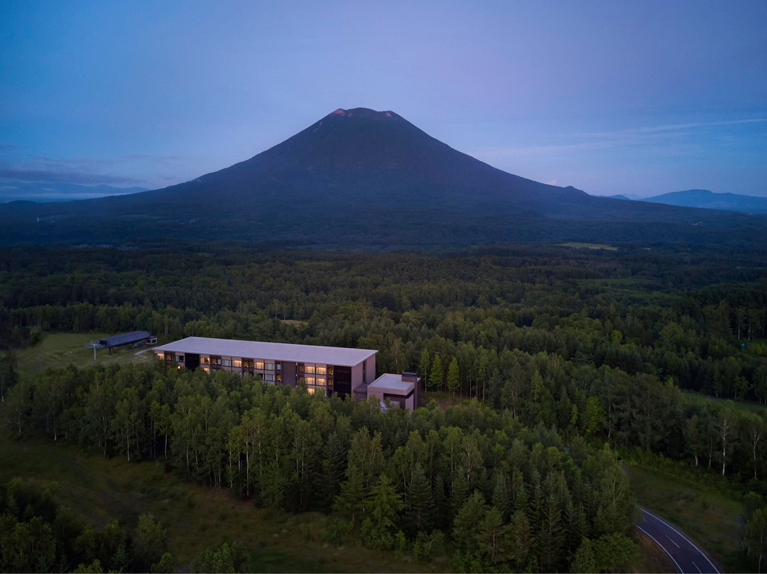 Higashiyama Niseko Village, A Ritz-Carlton Reserve主图