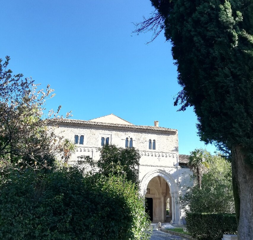 Abbey of San Clemente in Casauria景点图片
