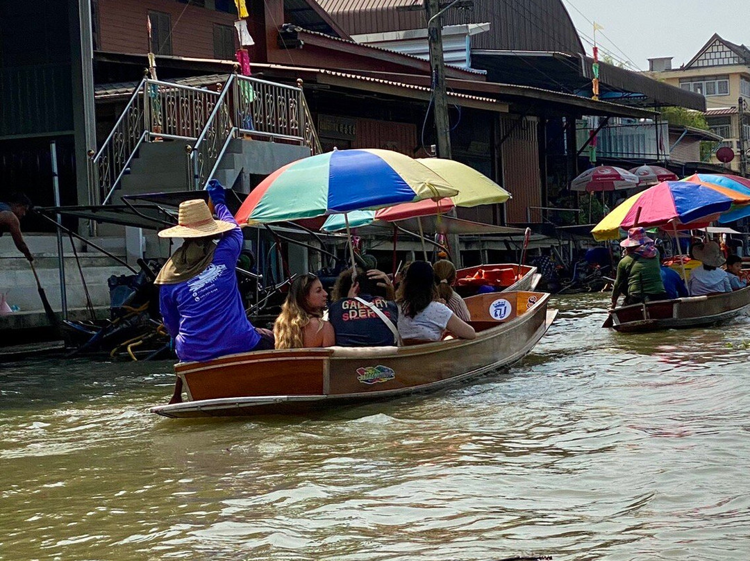 空叻玛荣水上市场景点图片