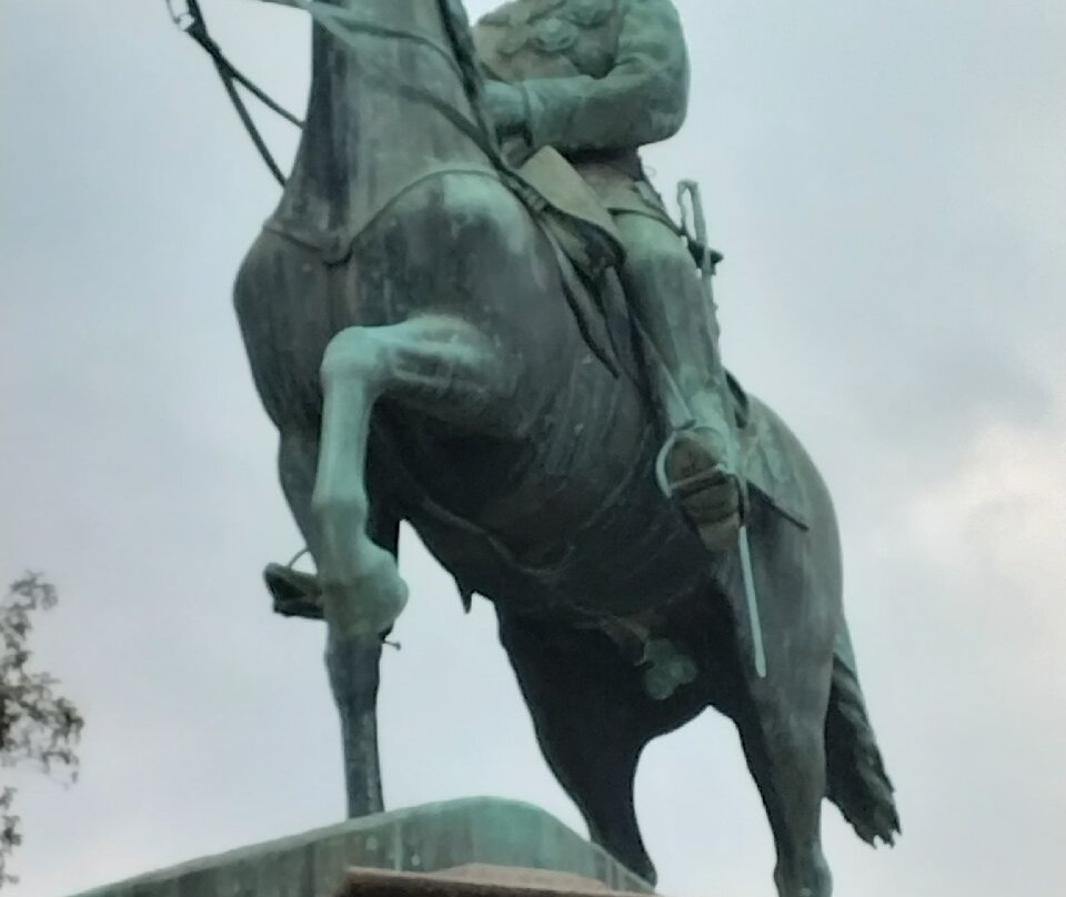 Komatsunomiya Akihito Shinno Statue景点图片