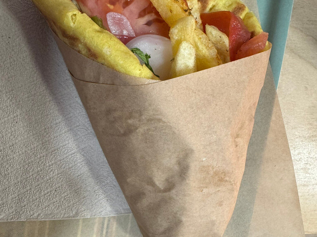 Mama Tierra Acropolis