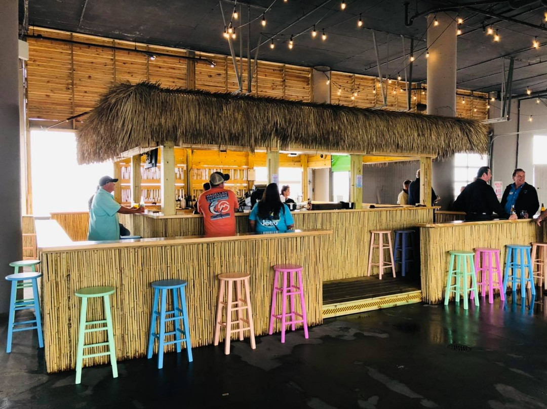 银拖鞋娱乐场酒店 - 仅限成人主图