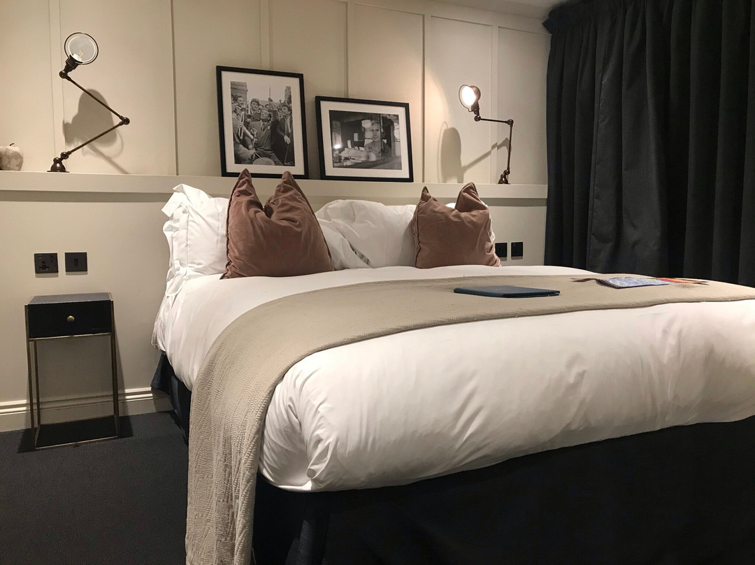 George Hotel主图