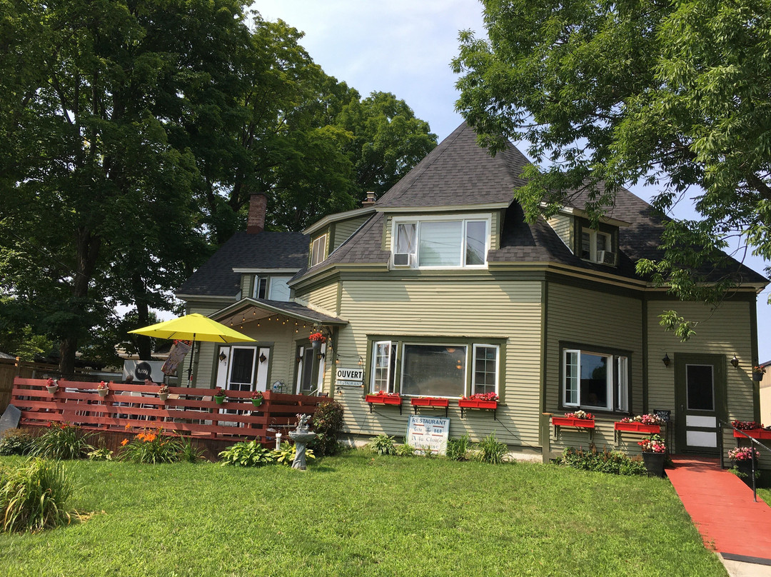 A la Claire Fontaine de Beebe主图