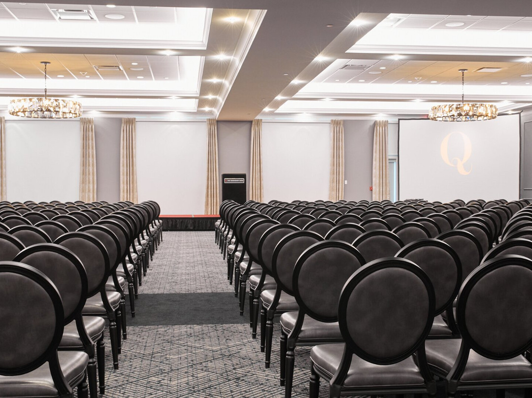 昆斯伯里酒店主图