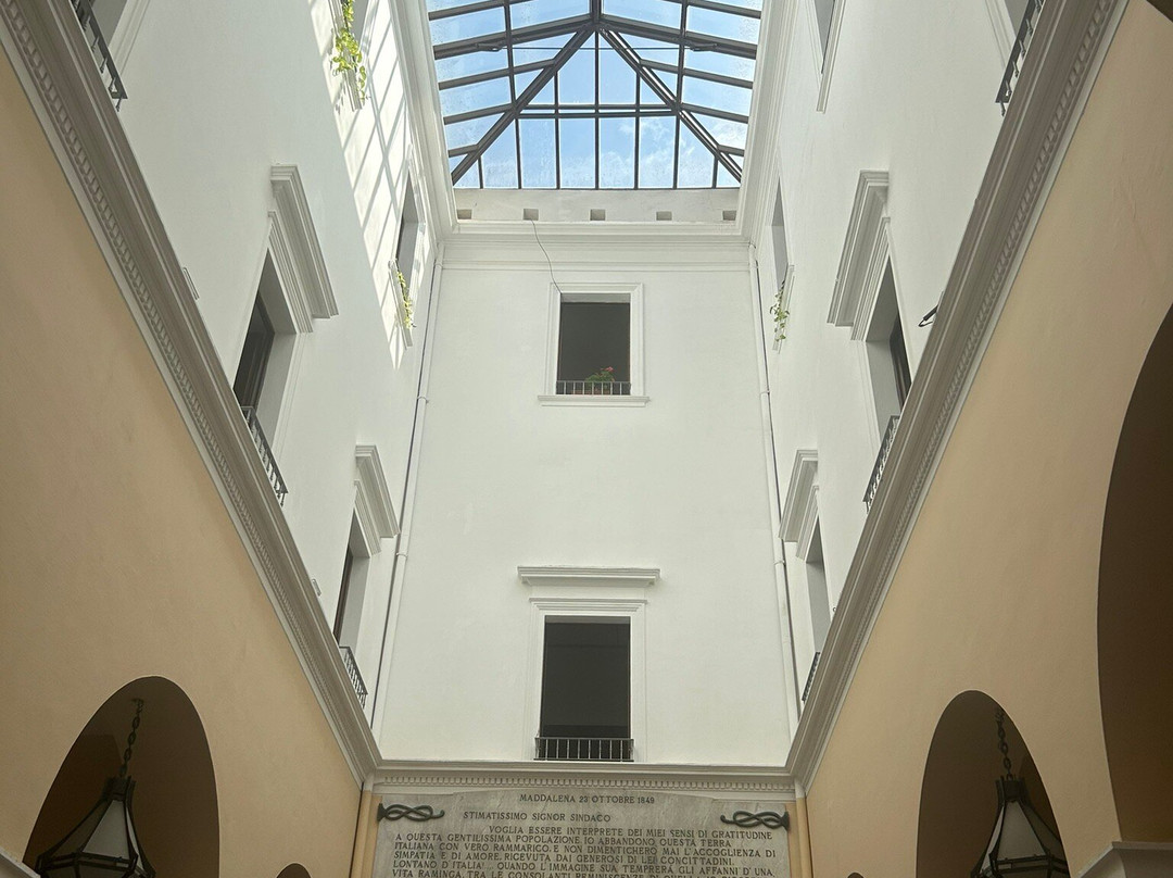 Palazzo Comunale-拉马达莱娜必去景点