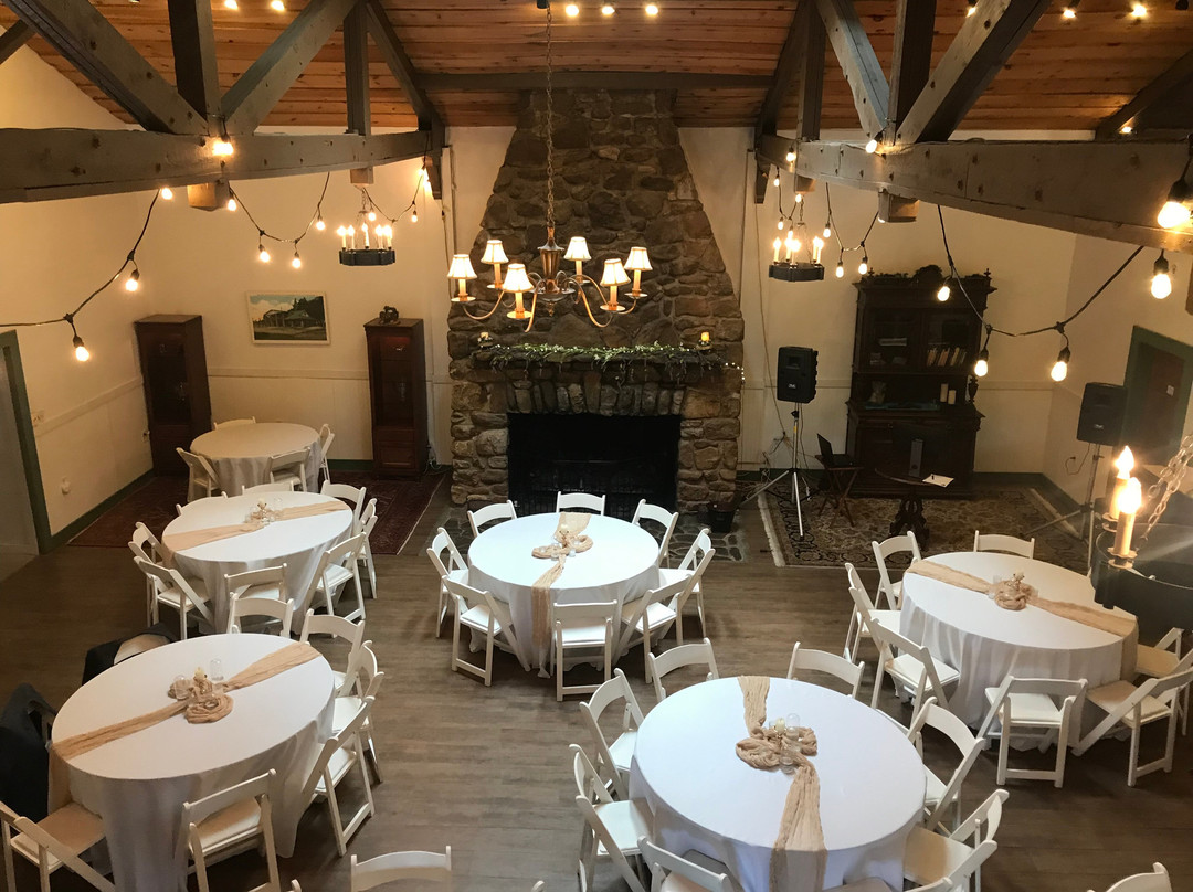 Old Massanutten Lodge主图