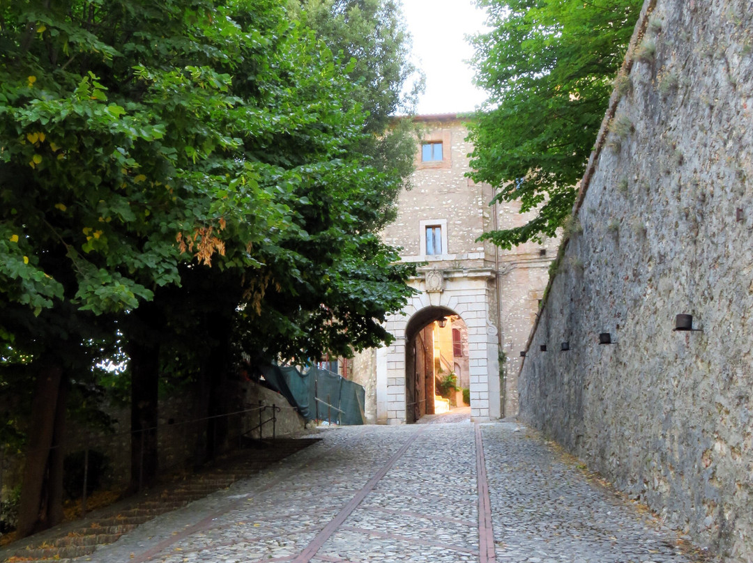 borgo medioevale di Contigliano alta景点图片