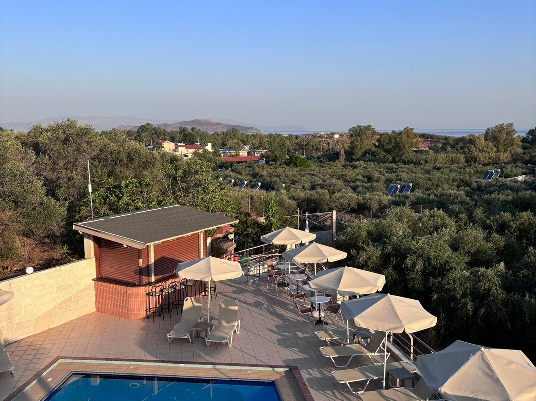 Poseidon Apartments主图