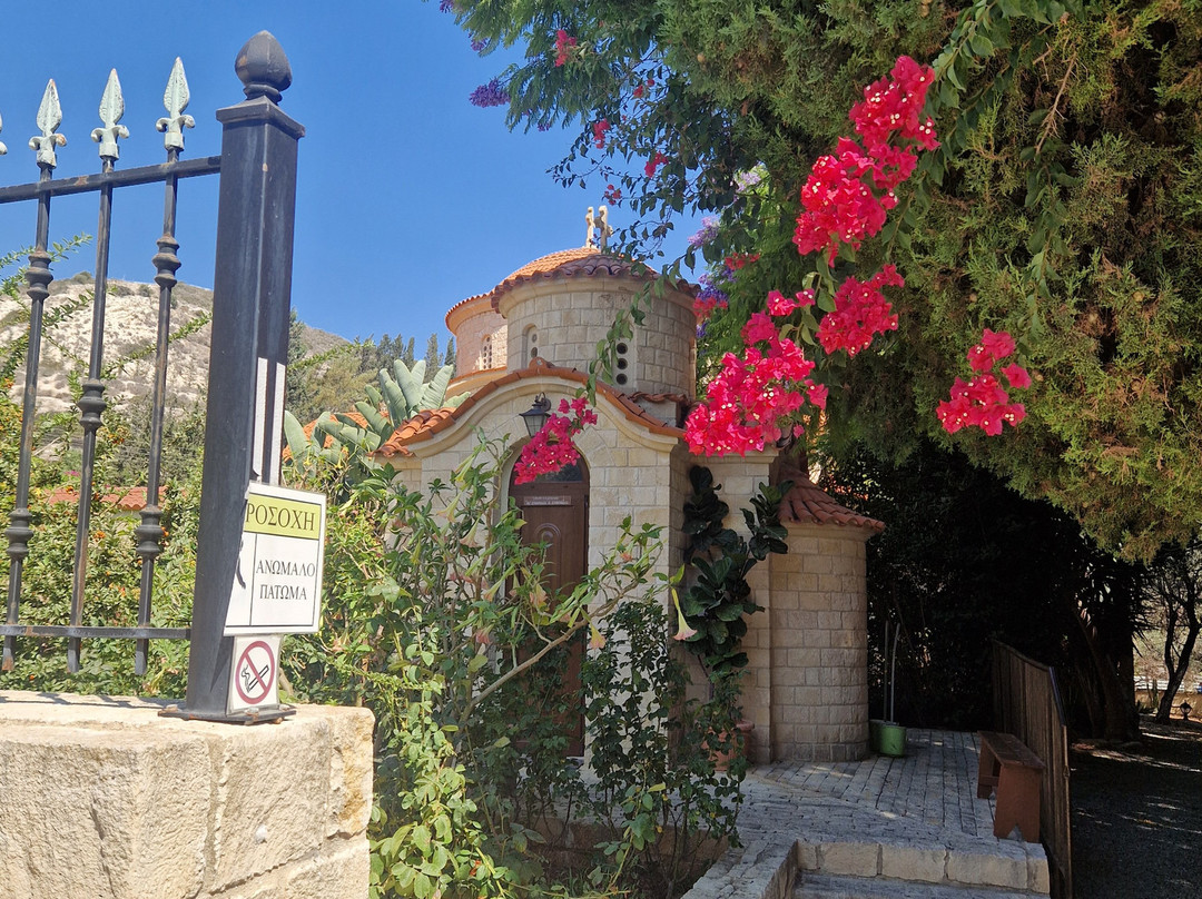 Monastery of St. George Alamanou景点图片