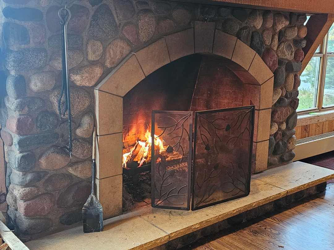 Cove Point Lodge主图