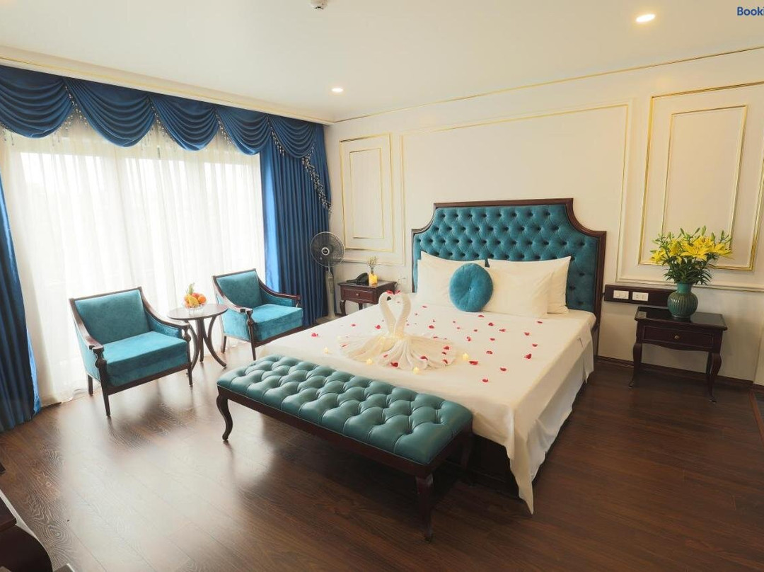 Royal Van Phu Hotel