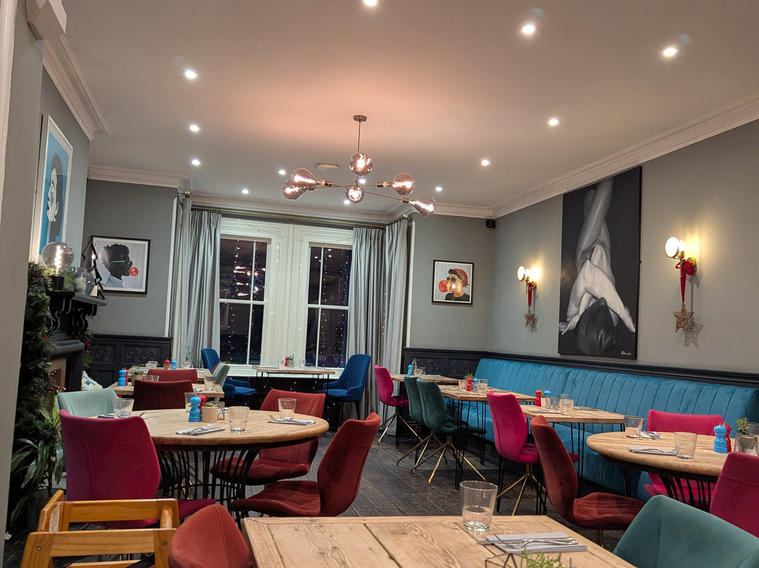 The Lodge Duxford主图