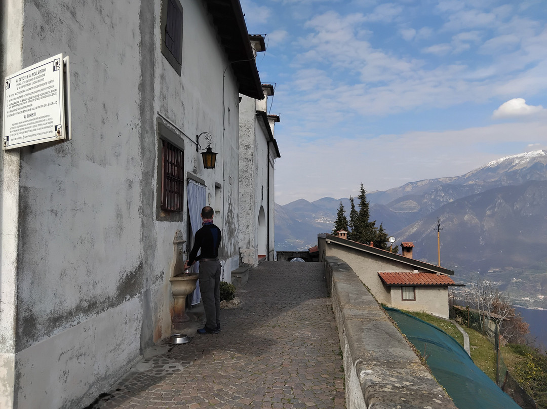 Hiking Trail to the Sanctuary of the Madonna della Ceriola景点图片