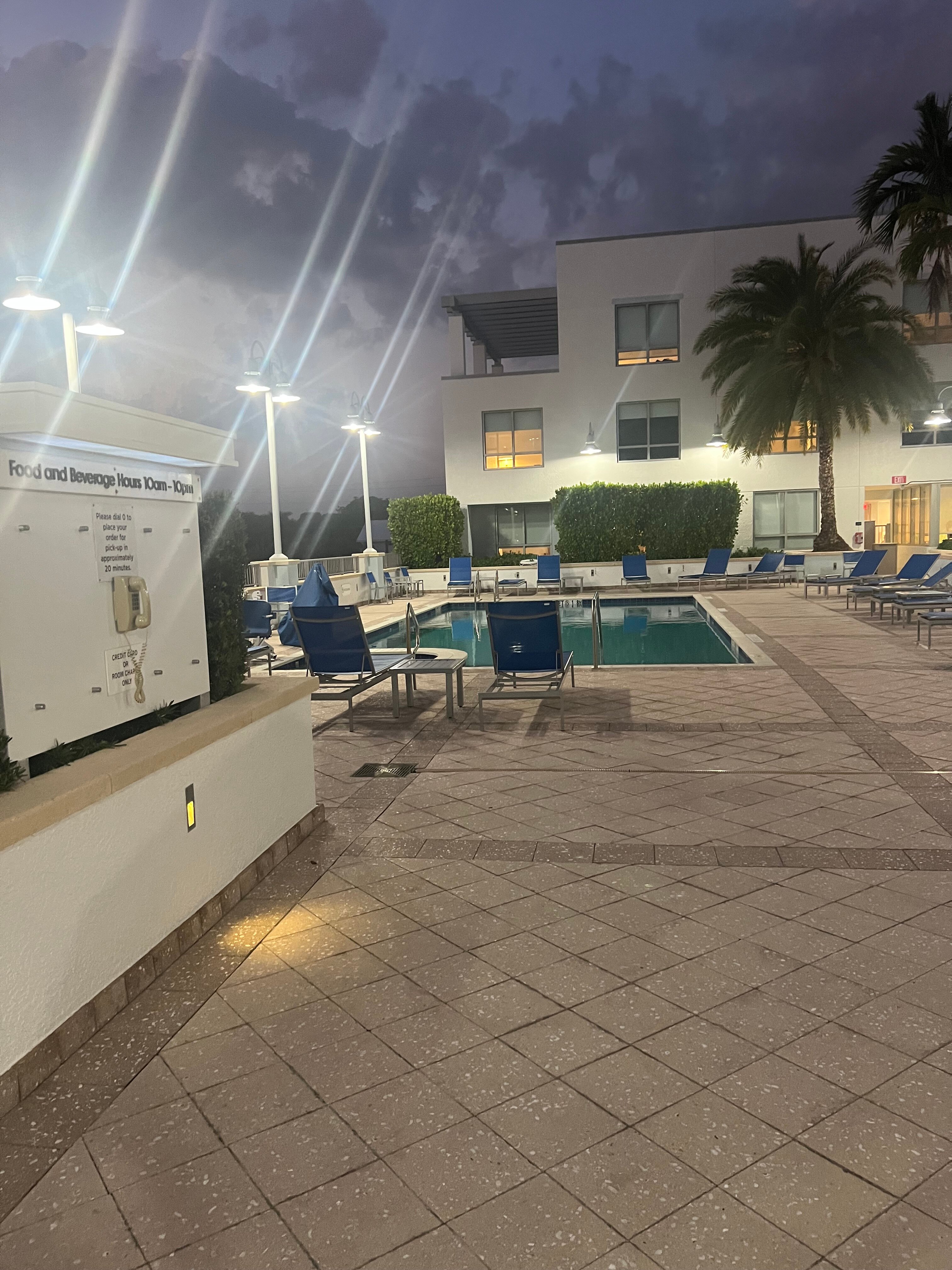 Hyatt Place Delray Beach-泳池