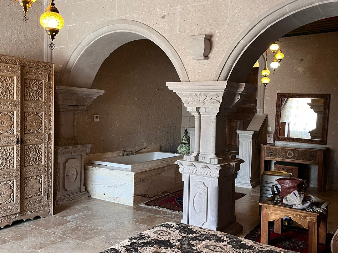 Underground Cave Suites Hotel主图
