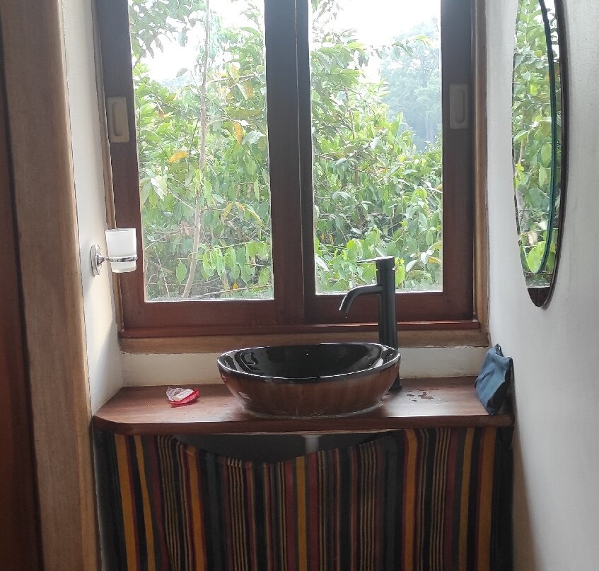 Lake Nkuruba Nature Reserve & Community Campsite主图