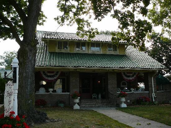 Hughes Inn Bed and Breakfast-浴室