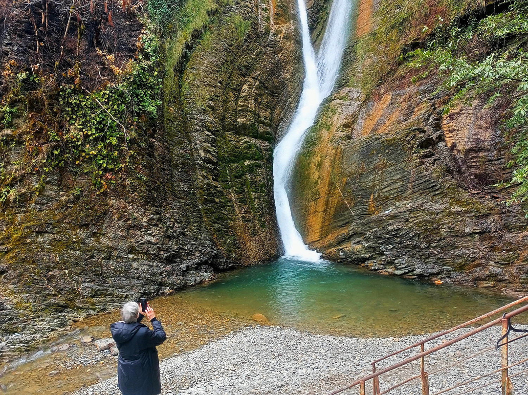Orekhovsky waterfall景点图片
