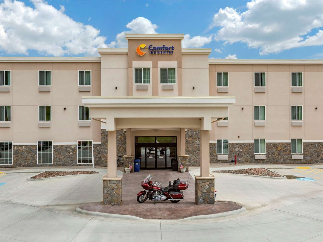 希尔城酒店住宿-Comfort Inn & Suites Near Mt. Rushmore