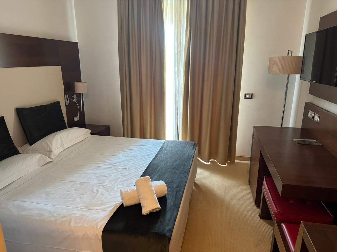 伊尔绅士酒店主图