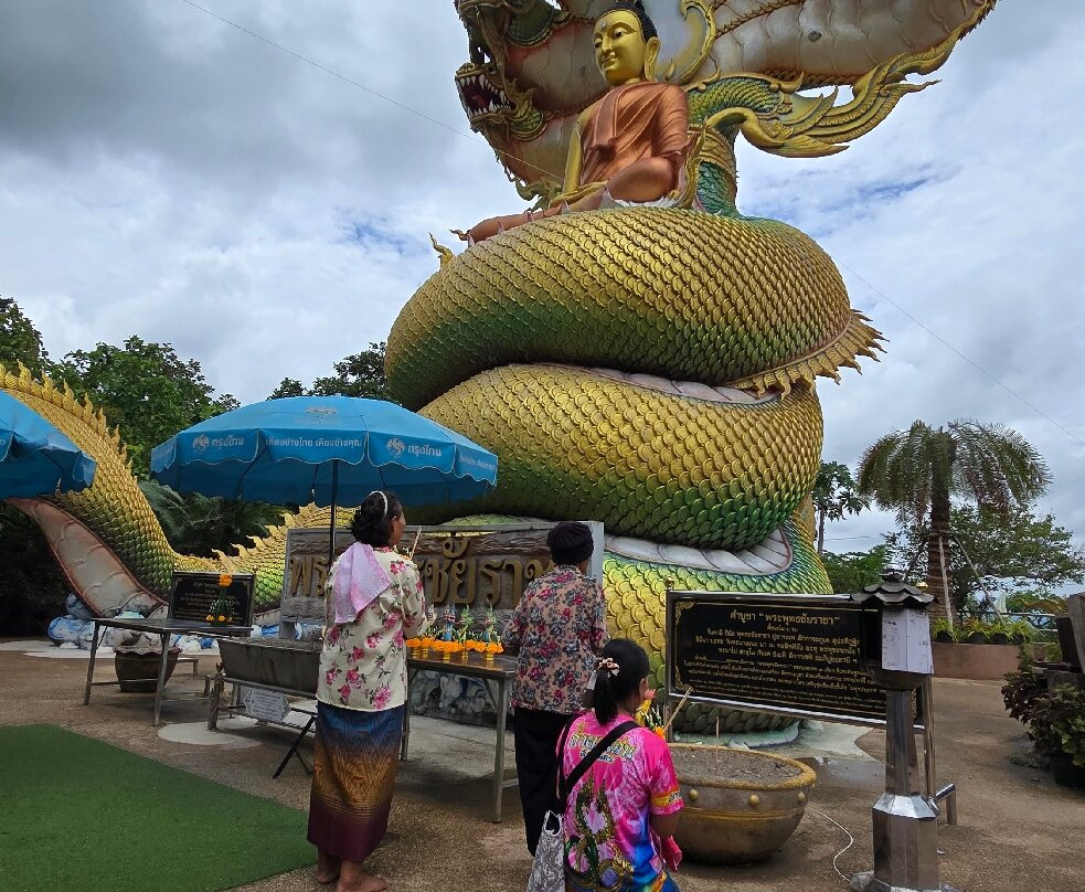 Wat Tham Pha Daen-沙功那空必去景点