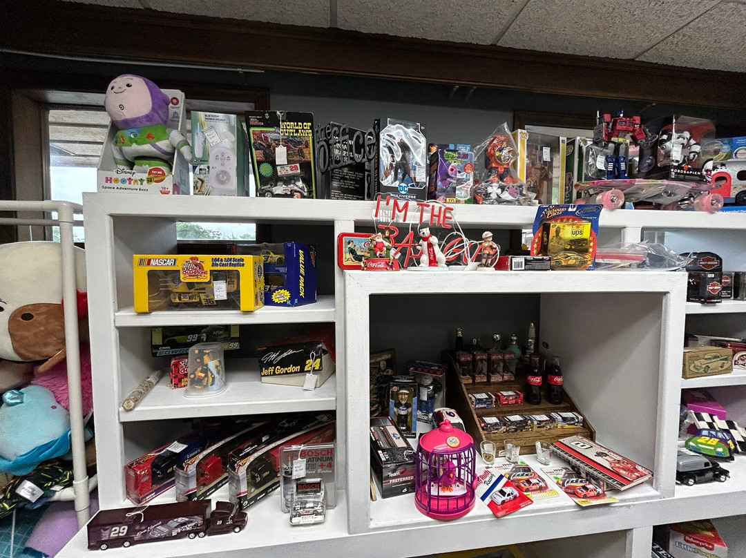 Hwy 102 Flea Market and Antique Mall