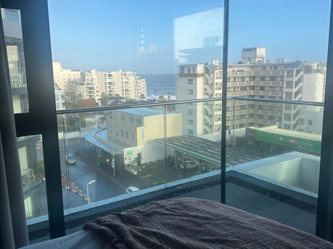 Latitude Aparthotel by Totalstay主图