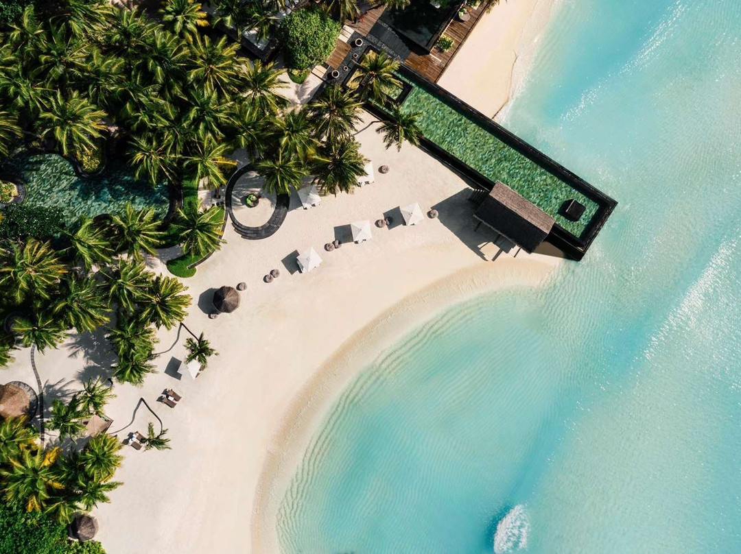 瑞提娜岛度假村主图