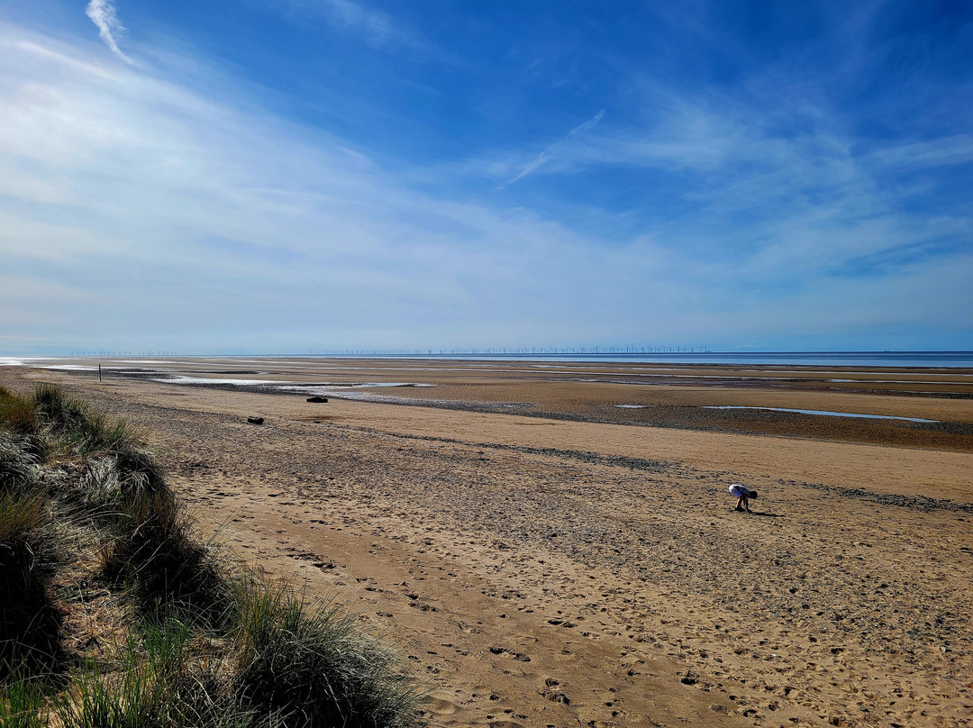 Talacre Beach景点图片