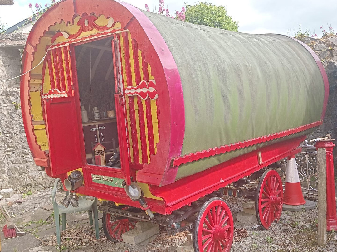 Cashel Folk Village-卡舍尔必去景点