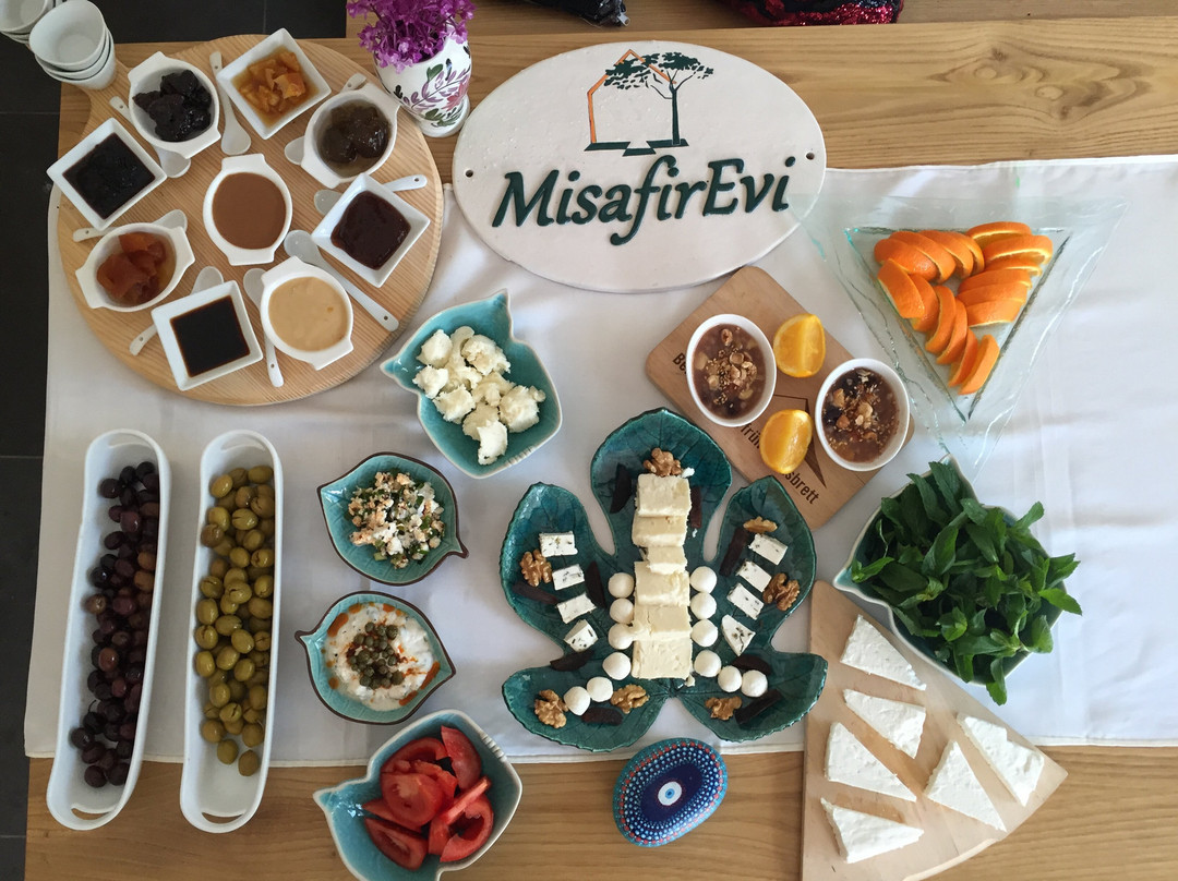 Misafir Evi主图