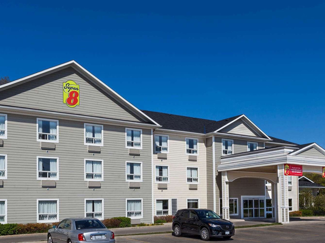 Midland酒店住宿-米德兰速8酒店