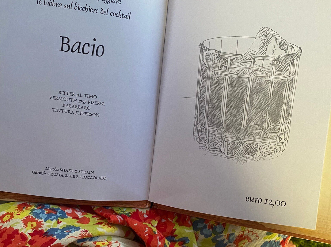 The Duke Cocktail Lounge Bar-拉马达莱娜必去景点