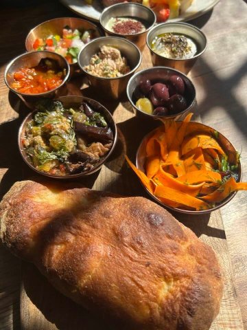 The ButtonBall Inn-官方