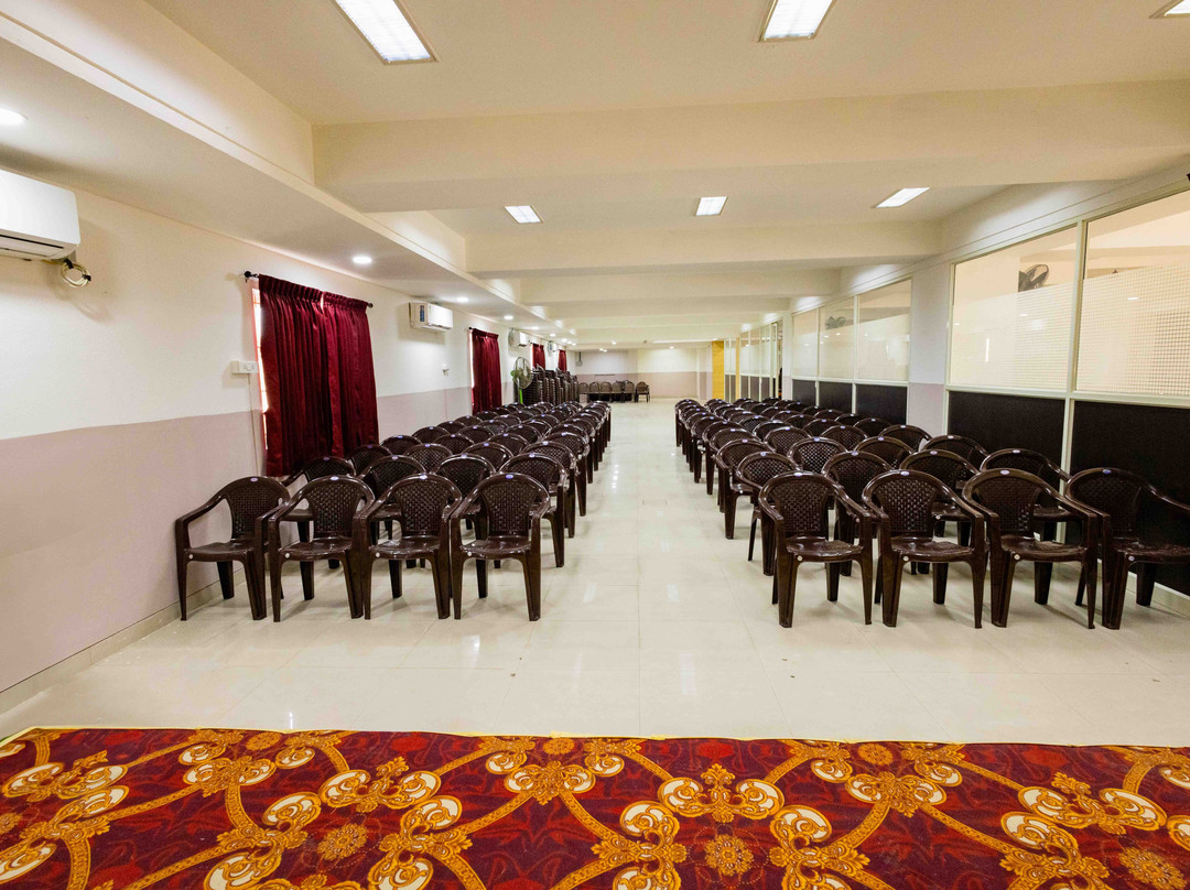 OYO 46258 Hotel Drg Classic