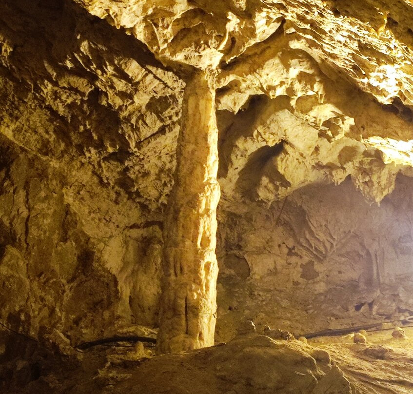 Grotte di Val de' Varri-Pescorocchiano必去景点