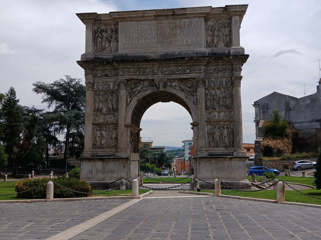 Arco di Traiano-贝内文托省必去景点
