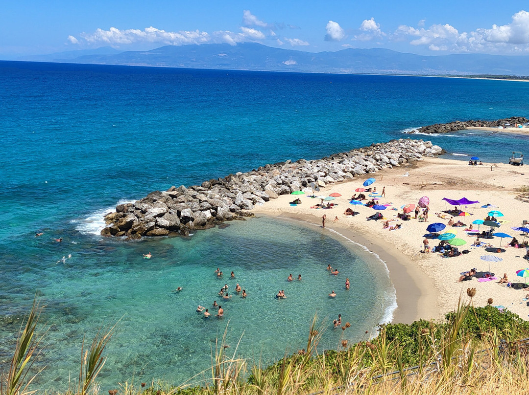 Spiaggia Libera Chiesa di Piedigrotta-皮佐必去景点