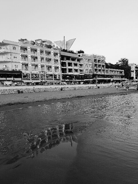 Small Beach-乌尔齐尼必去景点