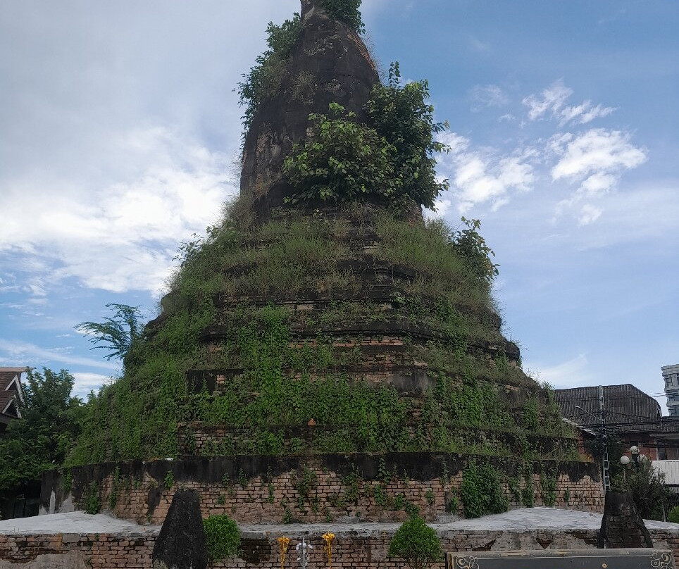 Black Stupa (That Dam)-万象必去景点