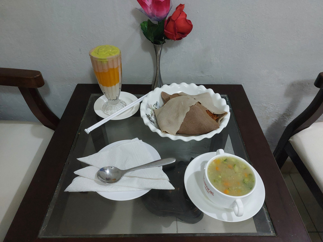 Samrat Hotel主图