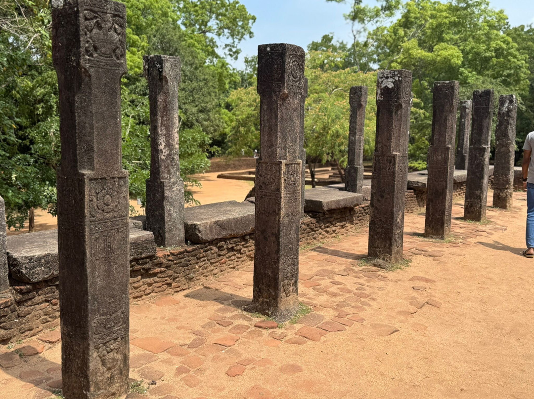 Pothgul Viharaya-波隆纳鲁瓦必去景点