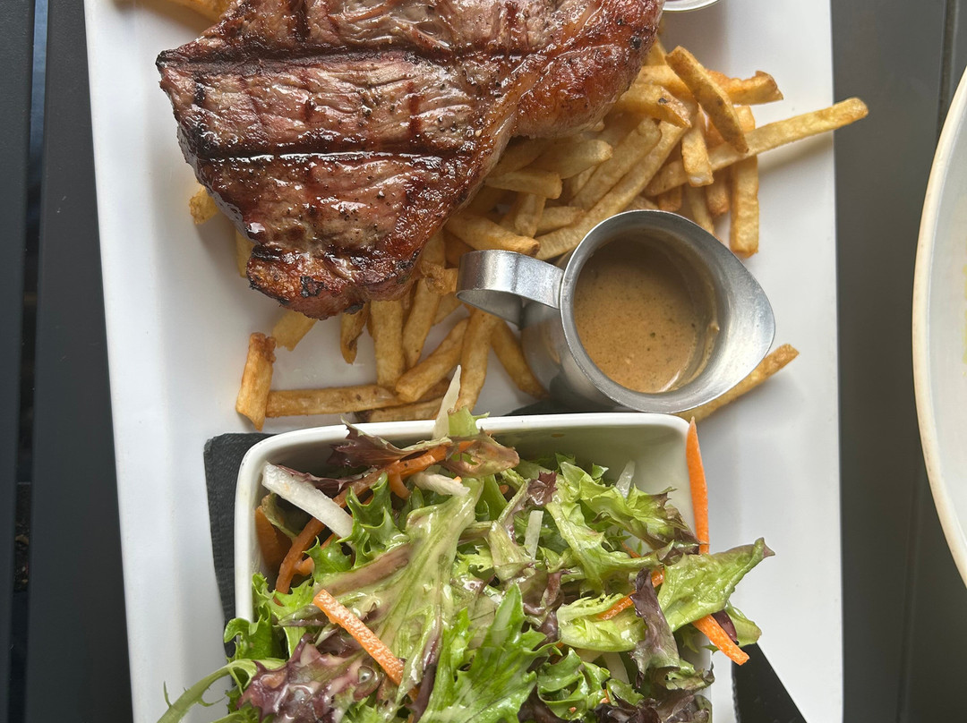 Truffle Pigs Lodge主图