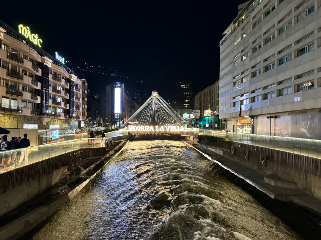 Puente de Paris-安道尔城必去景点