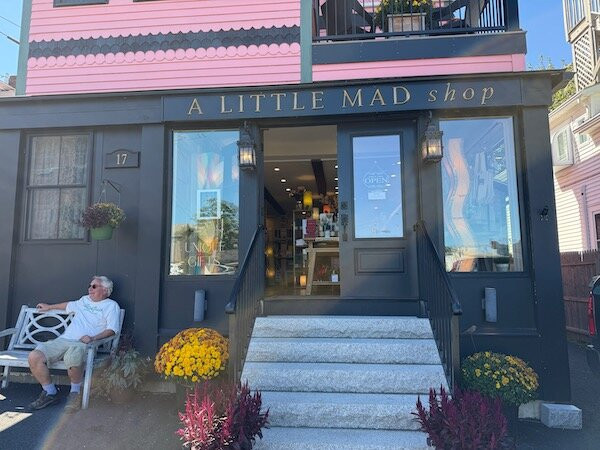 A LITTLE MAD-巴港必去景点