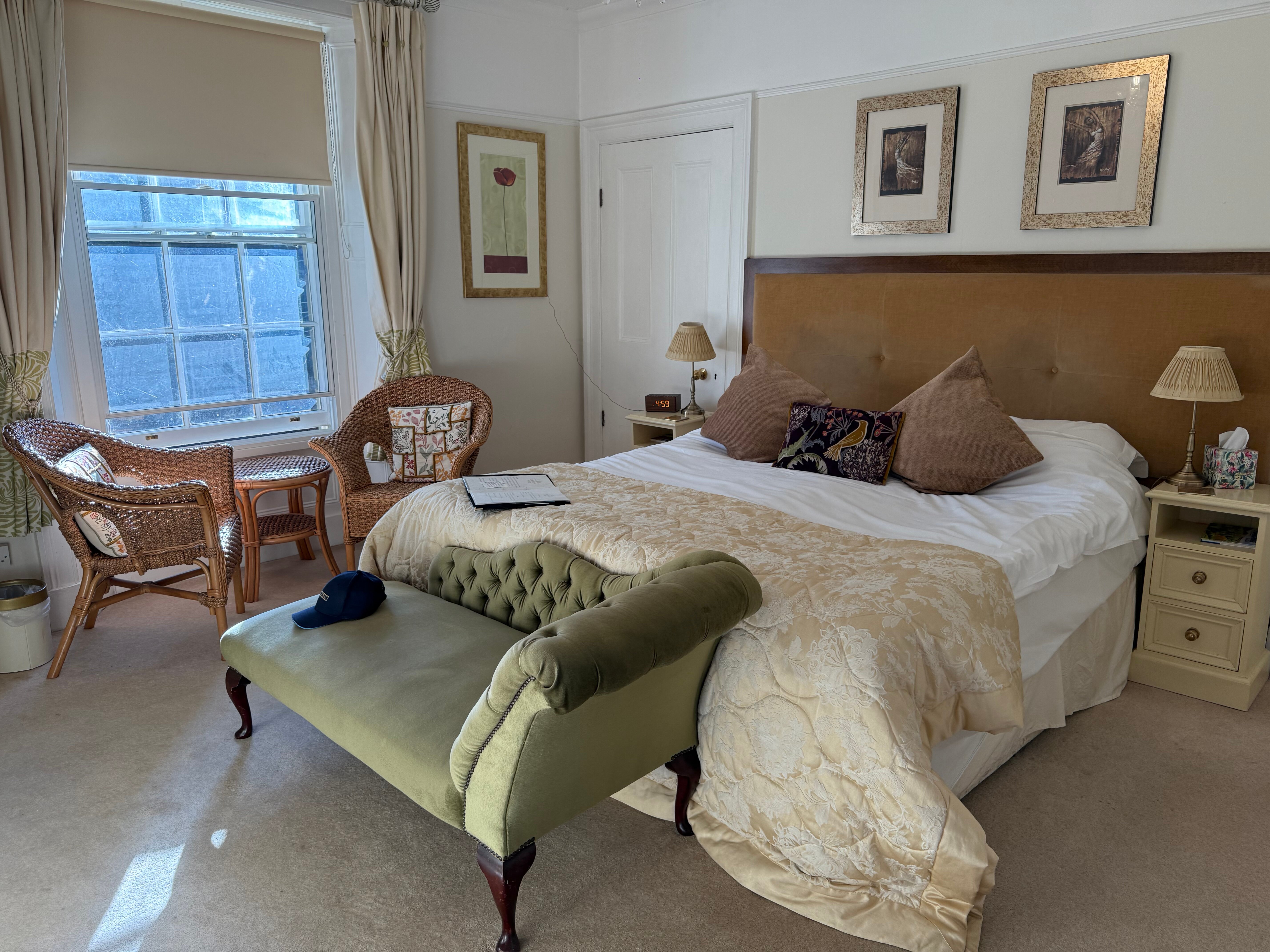 Cawthorne House-客卧